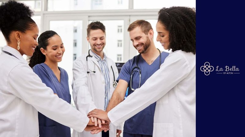 LA BELLA OF ALTON nursing home in ALTON, IL - Photo 2 of 5