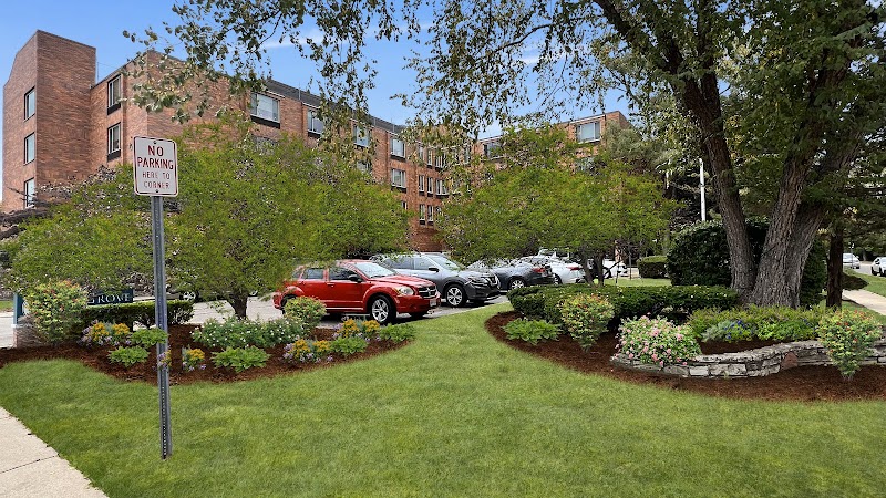 GROVE AT THE LAKE,THE nursing home in ZION, IL - Photo 4 of 5