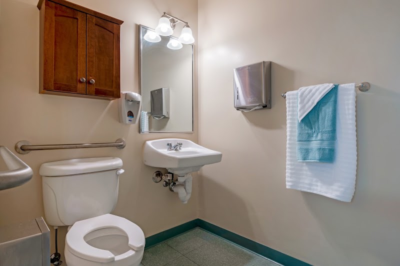 FAIR OAKS REHAB & HEALTHCARE nursing home in SOUTH BELOIT, IL - Photo 4 of 5