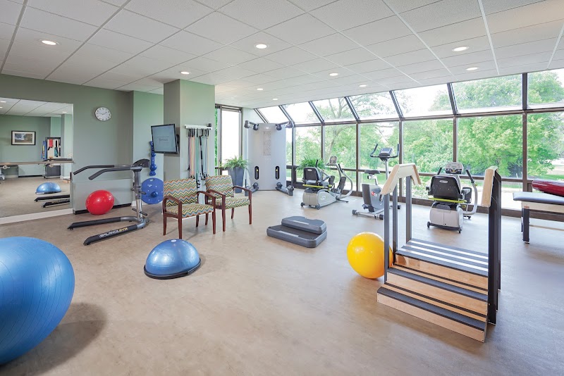 WHITEHALL OF DEERFIELD nursing home in DEERFIELD, IL - Photo 3 of 10