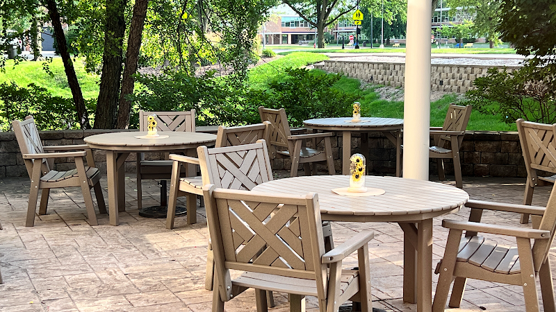 BELLA TERRA LAGRANGE nursing home in LA GRANGE, IL - Photo 2 of 5