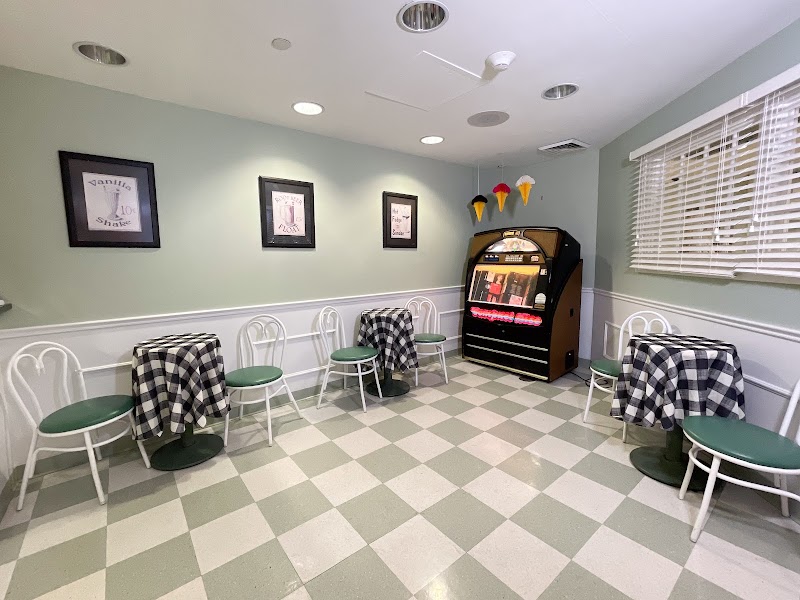 LAKEWOOD NRSG & REHAB CENTER nursing home in PLAINFIELD, IL - Photo 3 of 5