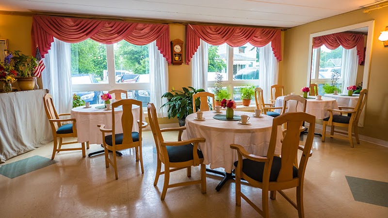 HALLMARK HC OF CARLINVILLE nursing home in CARLINVILLE, IL - Photo 4 of 5