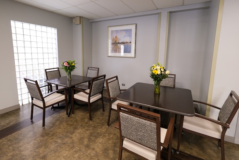 WARREN PARK HEALTH & LIVING CTR nursing home in CHICAGO, IL - Photo 4 of 5