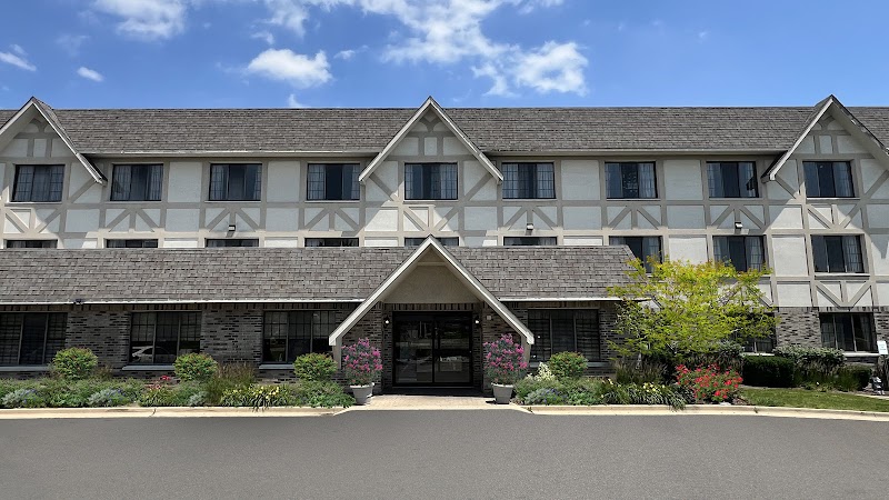AVANTARA LAKE ZURICH nursing home in LAKE ZURICH, IL - Photo 2 of 10