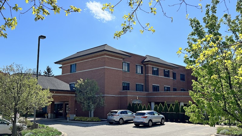 WARREN BARR BUFFALO GROVE nursing home in BUFFALO GROVE, IL - Photo 2 of 5