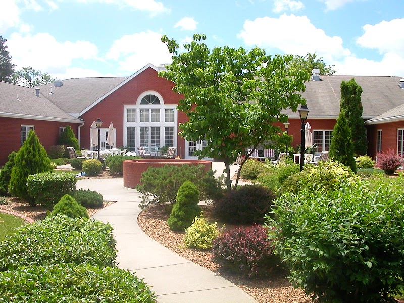 PITTSFIELD MANOR nursing home in PITTSFIELD, IL - Photo 2 of 5