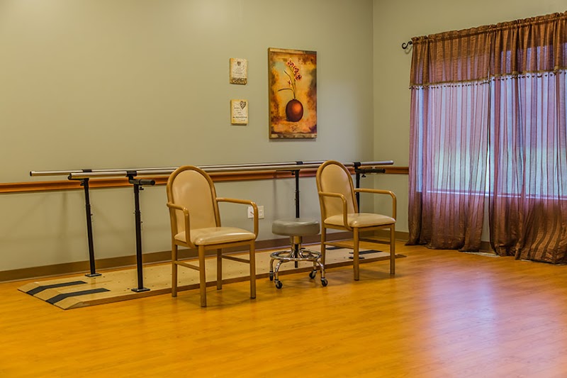 HILLTOP SKILLED NSG & REHAB nursing home in CHARLESTON, IL - Photo 3 of 5