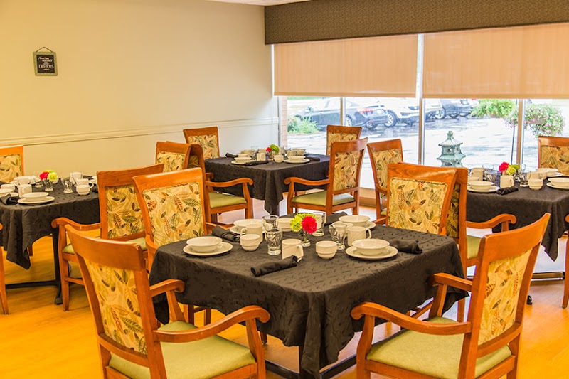 HILLTOP SKILLED NSG & REHAB nursing home in CHARLESTON, IL - Photo 4 of 5