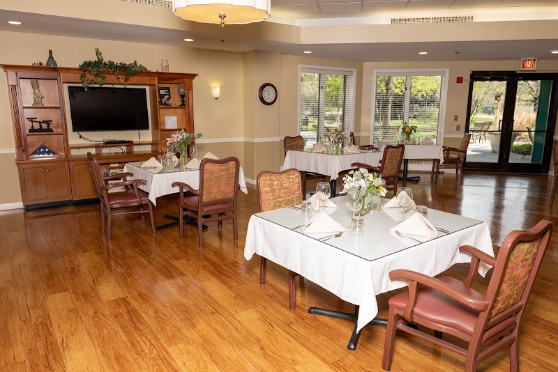 MEADOWBROOK MANOR - NAPERVILLE nursing home in NAPERVILLE, IL - Photo 2 of 5