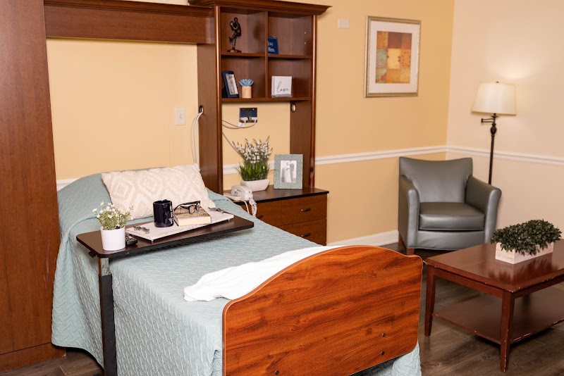 MEADOWBROOK MANOR - NAPERVILLE nursing home in NAPERVILLE, IL - Photo 3 of 5