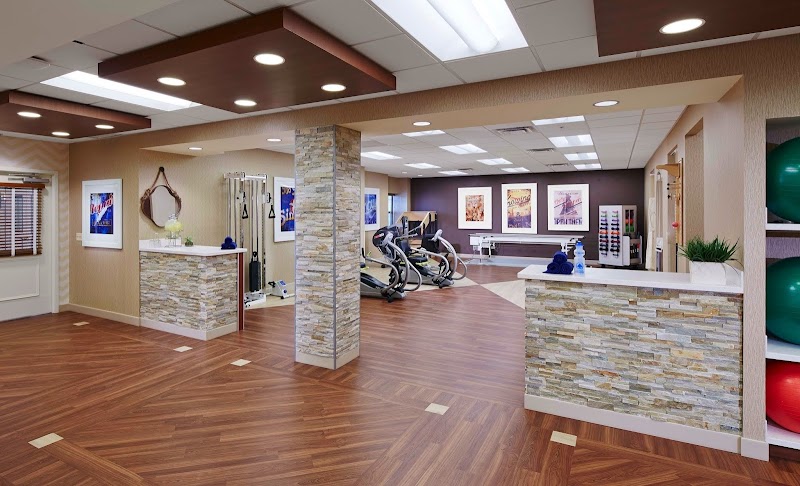 ALDEN ESTATES OF NORTHMOOR nursing home in CHICAGO, IL - Photo 2 of 5