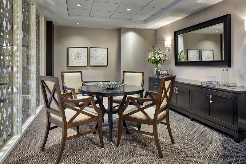 WARREN BARR NORTH SHORE nursing home in HIGHLAND PARK, IL - Photo 4 of 5