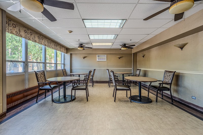 PAVILION OF SOUTH SHORE nursing home in CHICAGO, IL - Photo 5 of 5