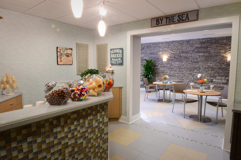 ALDEN NORTH SHORE REHAB & HCC nursing home in SKOKIE, IL - Photo 2 of 5