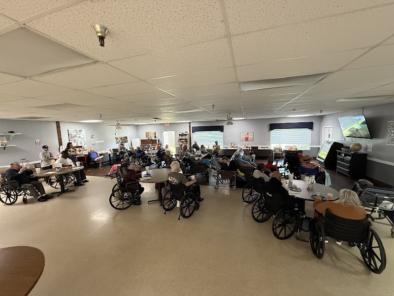 EVERCARE AT UNIVERSITY nursing home in EDWARDSVILLE, IL - Photo 2 of 4