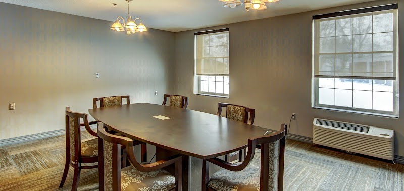 ALLURE OF GALESBURG nursing home in GALESBURG, IL - Photo 4 of 5