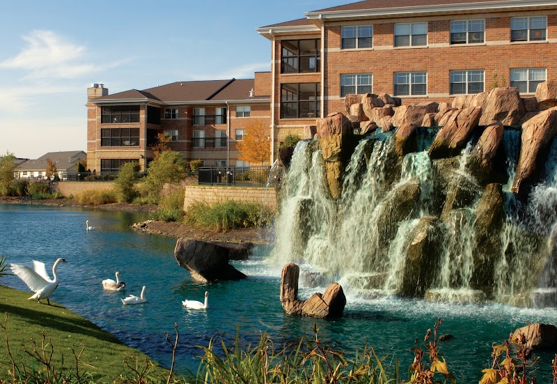 ALDEN OF WATERFORD nursing home in AURORA, IL - Photo 2 of 5