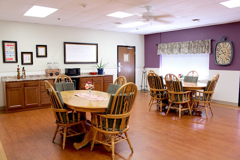 H & J VONDERLIETH LVG CTR, THE nursing home in MOUNT PULASKI, IL - Photo 5 of 10