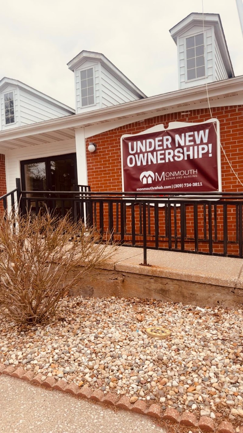 MONMOUTH REHAB AND NURSING nursing home in MONMOUTH, IL - Photo 2 of 4