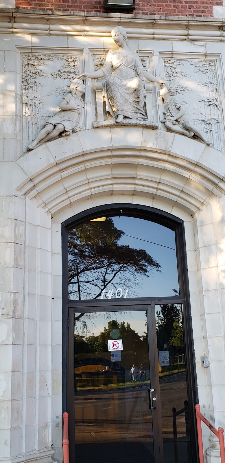 CENTER HOME HISPANIC ELDERLY nursing home in CHICAGO, IL - Photo 3 of 5