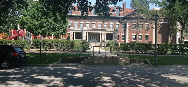 MEADOWBROOK MANOR - LAGRANGE nursing home in LA GRANGE, IL - Photo 3 of 5