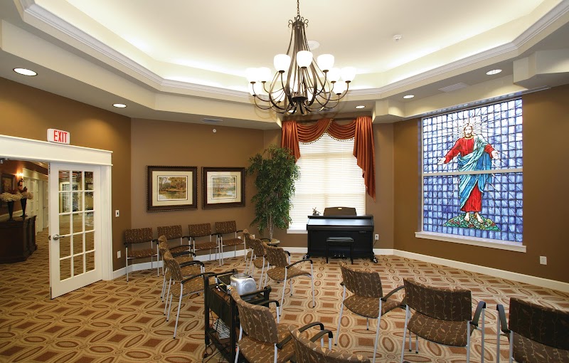 LUTHER OAKS nursing home in BLOOMINGTON, IL - Photo 4 of 10