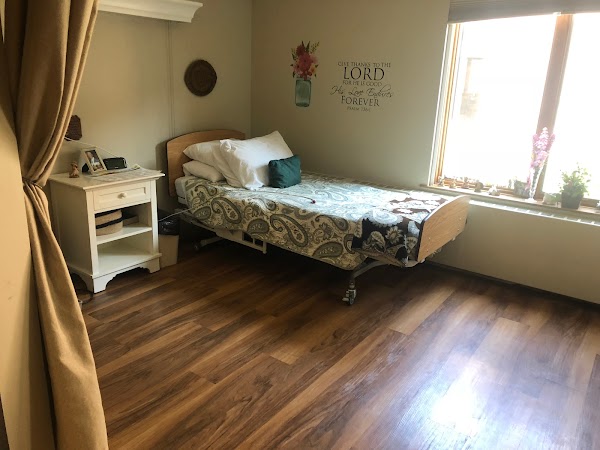 HIGHLAND OAKS nursing home in ELGIN, IL - Photo 1 of 3