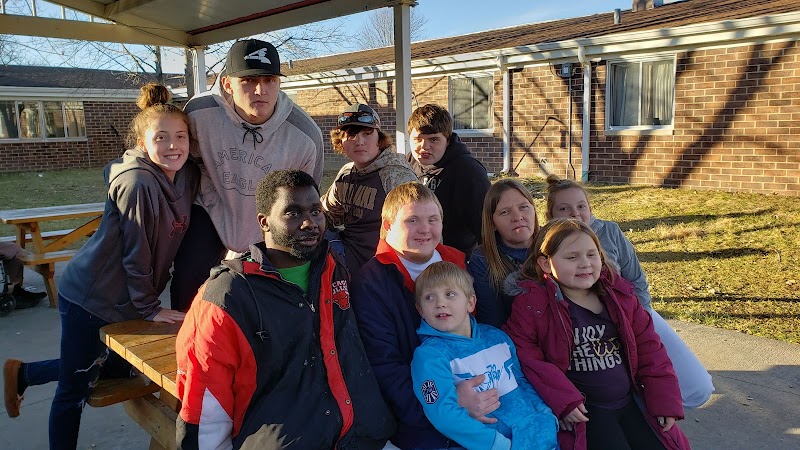 SHARON HEALTH CARE PINES nursing home in PEORIA, IL - Photo 4 of 5