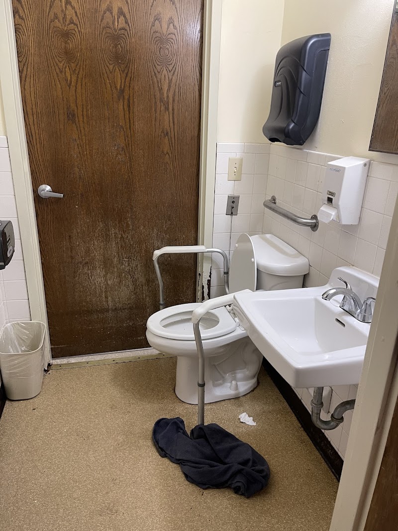 SHARON HEALTH CARE WILLOWS nursing home in PEORIA, IL - Photo 2 of 3