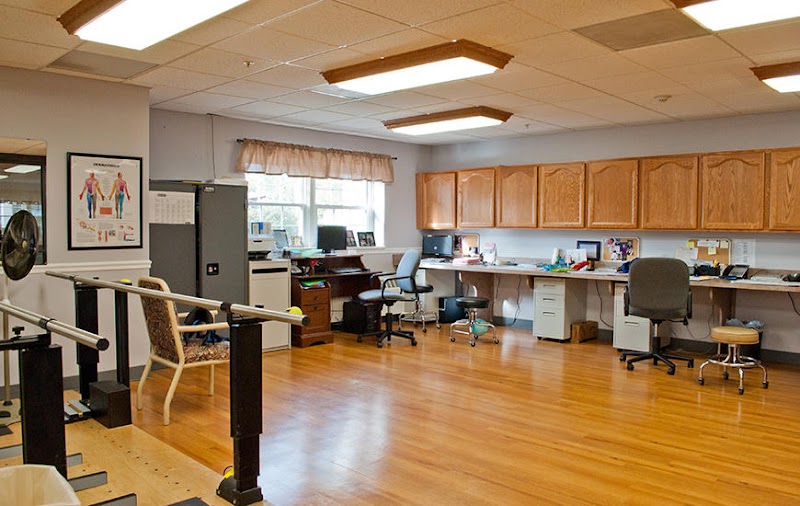 COMMUNITY NURSING AND REHABILITATION CENTER nursing home in INDIANAPOLIS, IN - Photo 4 of 5