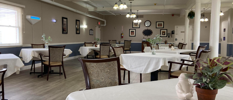 WATERS EDGE VILLAGE nursing home in MUNCIE, IN - Photo 4 of 10