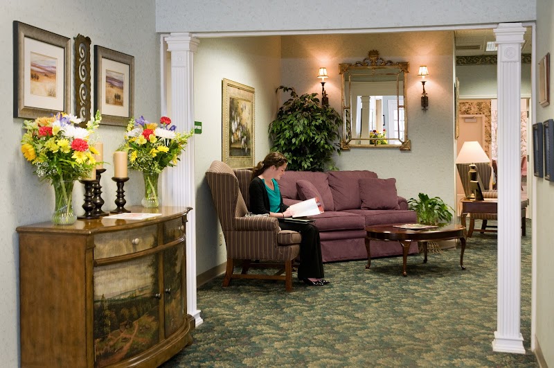 GREEN VALLEY CARE CENTER nursing home in NEW ALBANY, IN - Photo 3 of 5