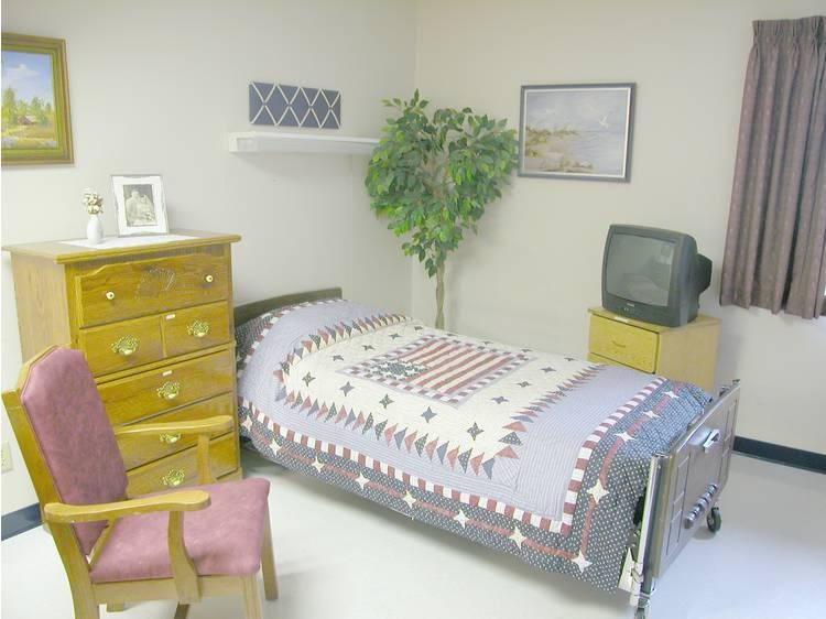 MILLER'S MERRY MANOR nursing home in PLYMOUTH, IN - Photo 4 of 6
