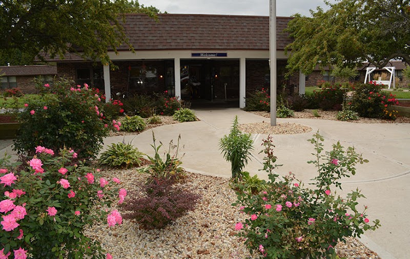 VALPARAISO CARE & REHABILITATION nursing home in VALPARAISO, IN - Photo 2 of 5