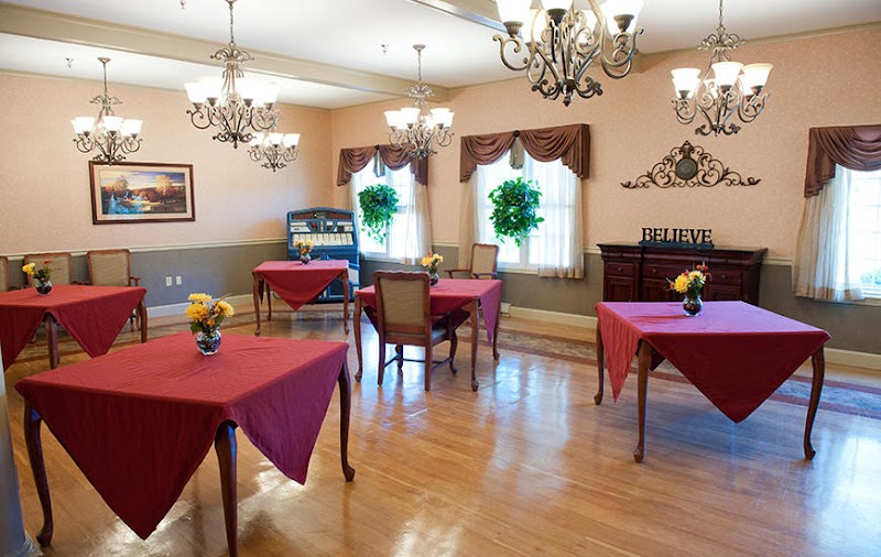 GLENBROOK REHABILITATION & SKILLED NURSING CENTER nursing home in FORT WAYNE, IN - Photo 3 of 10