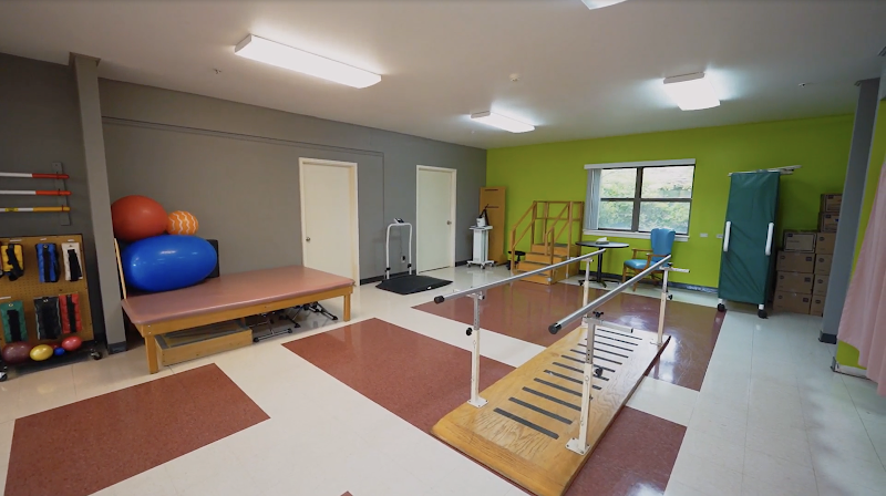 MAJESTIC CARE OF FORT WAYNE nursing home in FORT WAYNE, IN - Photo 5 of 10