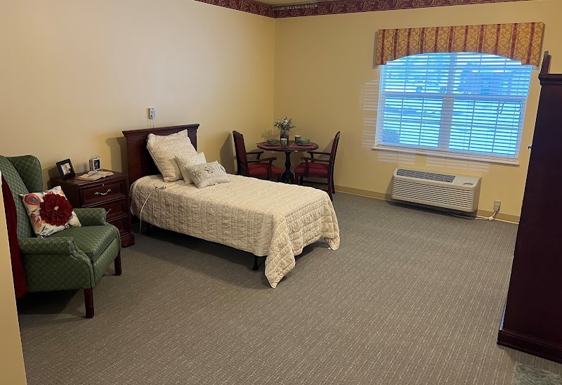 AMBER MANOR CARE CENTER nursing home in PETERSBURG, IN - Photo 3 of 10