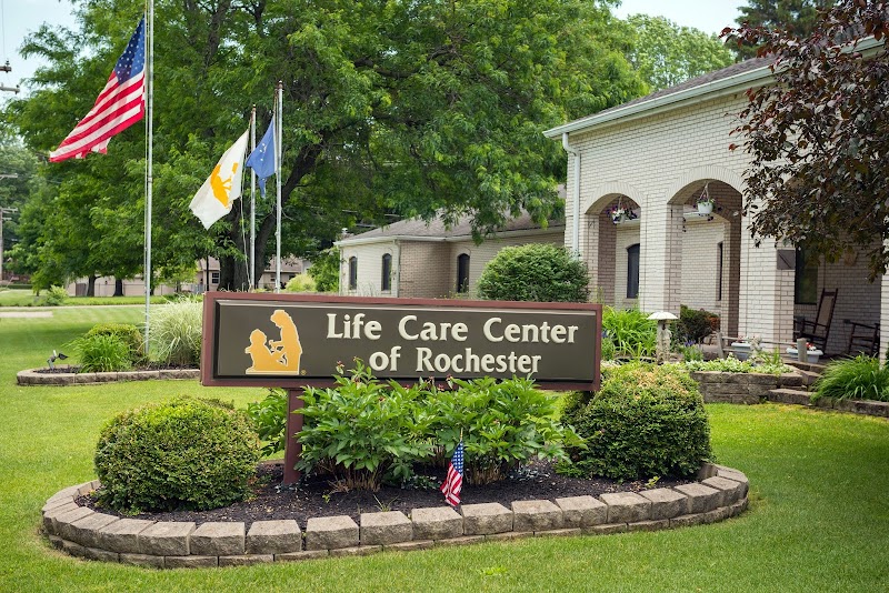LIFE CARE CENTER OF ROCHESTER nursing home in ROCHESTER, IN - Photo 2 of 5