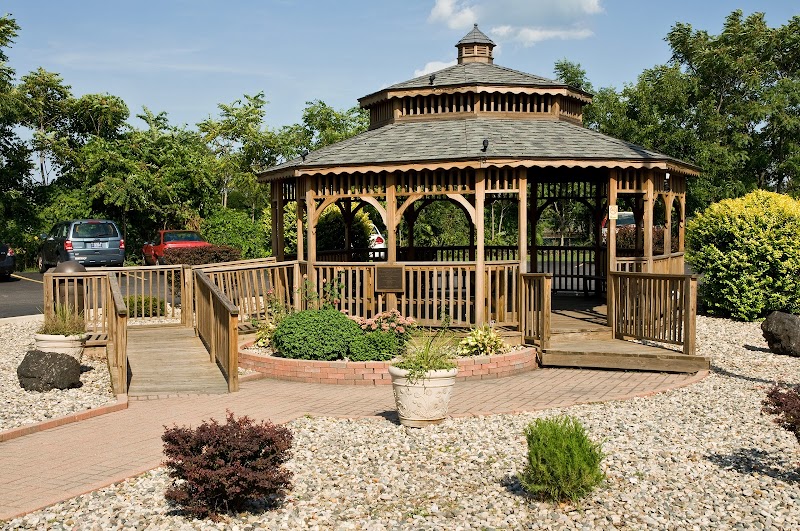 HAMMOND-WHITING CARE CENTER nursing home in WHITING, IN - Photo 4 of 5