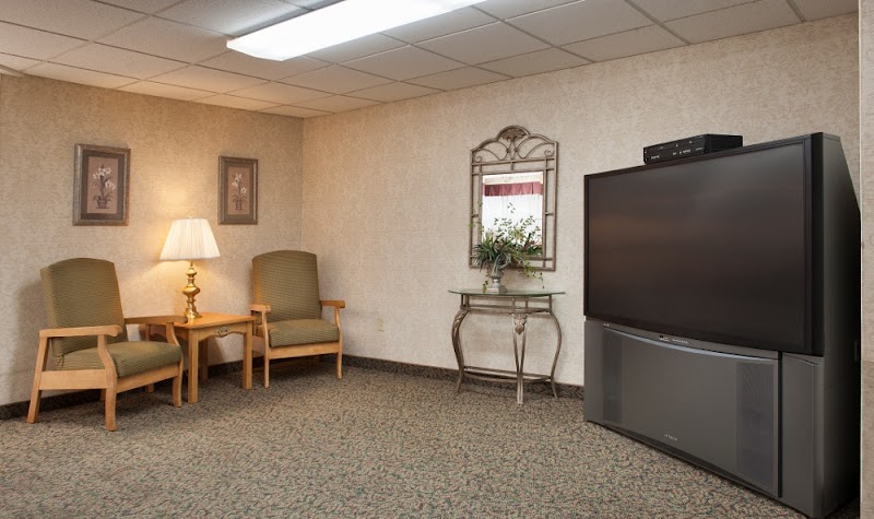 ALBANY HEALTH CARE & REHABILITATION CENTER nursing home in ALBANY, IN - Photo 4 of 5