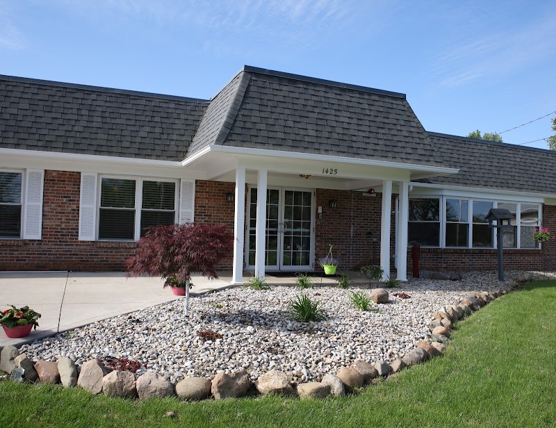 HICKORY CREEK AT HUNTINGTON nursing home in HUNTINGTON, IN - Photo 2 of 5