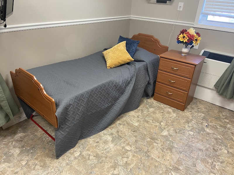 HICKORY CREEK AT HUNTINGTON nursing home in HUNTINGTON, IN - Photo 4 of 5