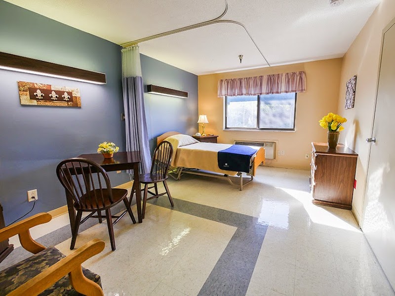 UNIVERSITY PARK REHABILITATION AND HEALTHCARE nursing home in FORT WAYNE, IN - Photo 4 of 5