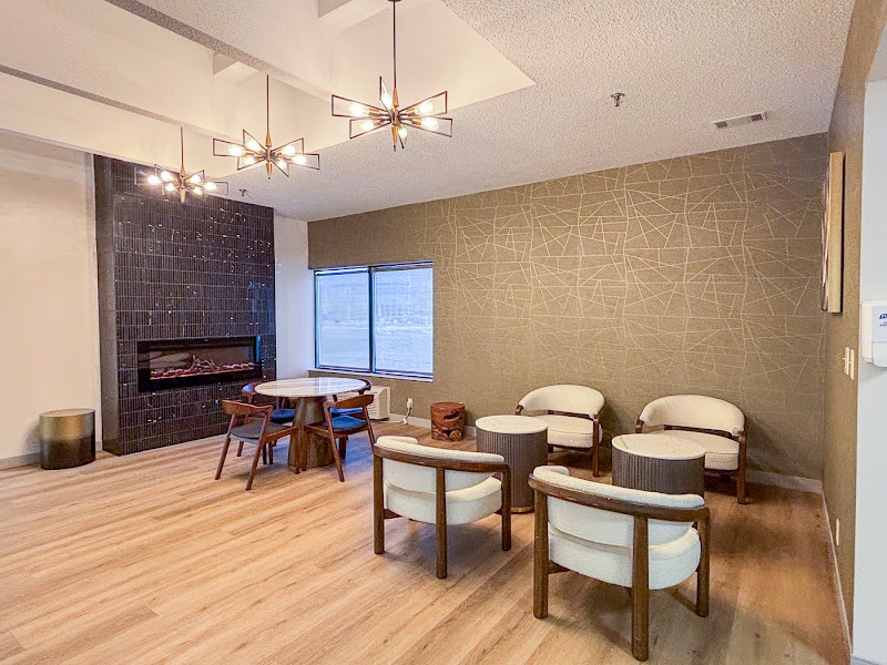 LINCOLNSHIRE HEALTH & REHABILITATION CENTER nursing home in MERRILLVILLE, IN - Photo 3 of 5