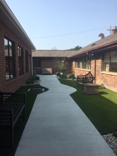 HOMEVIEW CENTER OF FRANKLIN nursing home in FRANKLIN, IN - Photo 5 of 10