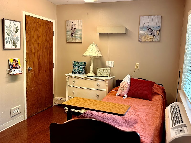 CANTERBURY NURSING AND REHABILITATION CENTER nursing home in FORT WAYNE, IN - Photo 4 of 10