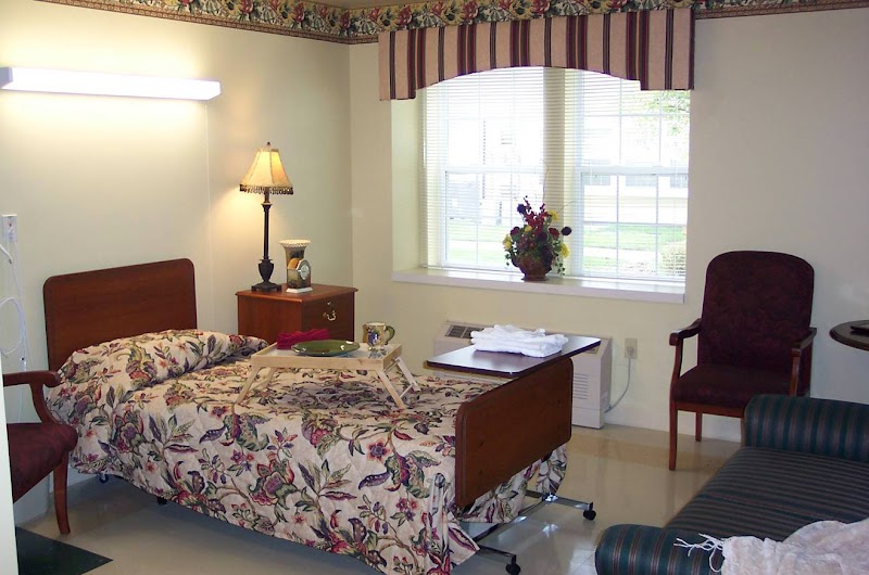 RIVER POINTE HEALTH CAMPUS nursing home in EVANSVILLE, IN - Photo 4 of 9