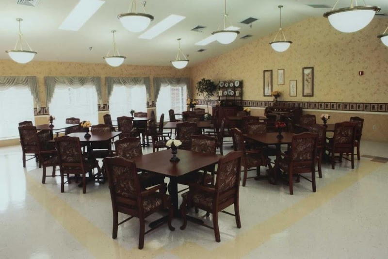 RIVEROAKS HEALTH CAMPUS nursing home in PRINCETON, IN - Photo 4 of 5