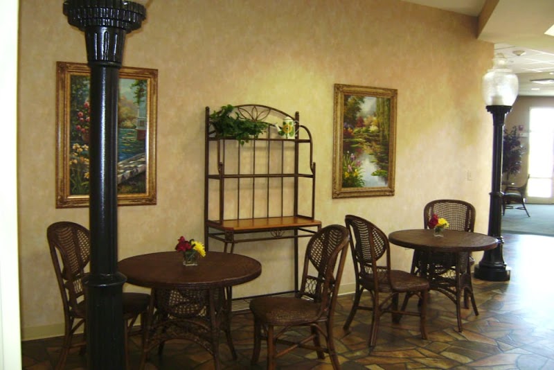 RIVEROAKS HEALTH CAMPUS nursing home in PRINCETON, IN - Photo 5 of 5